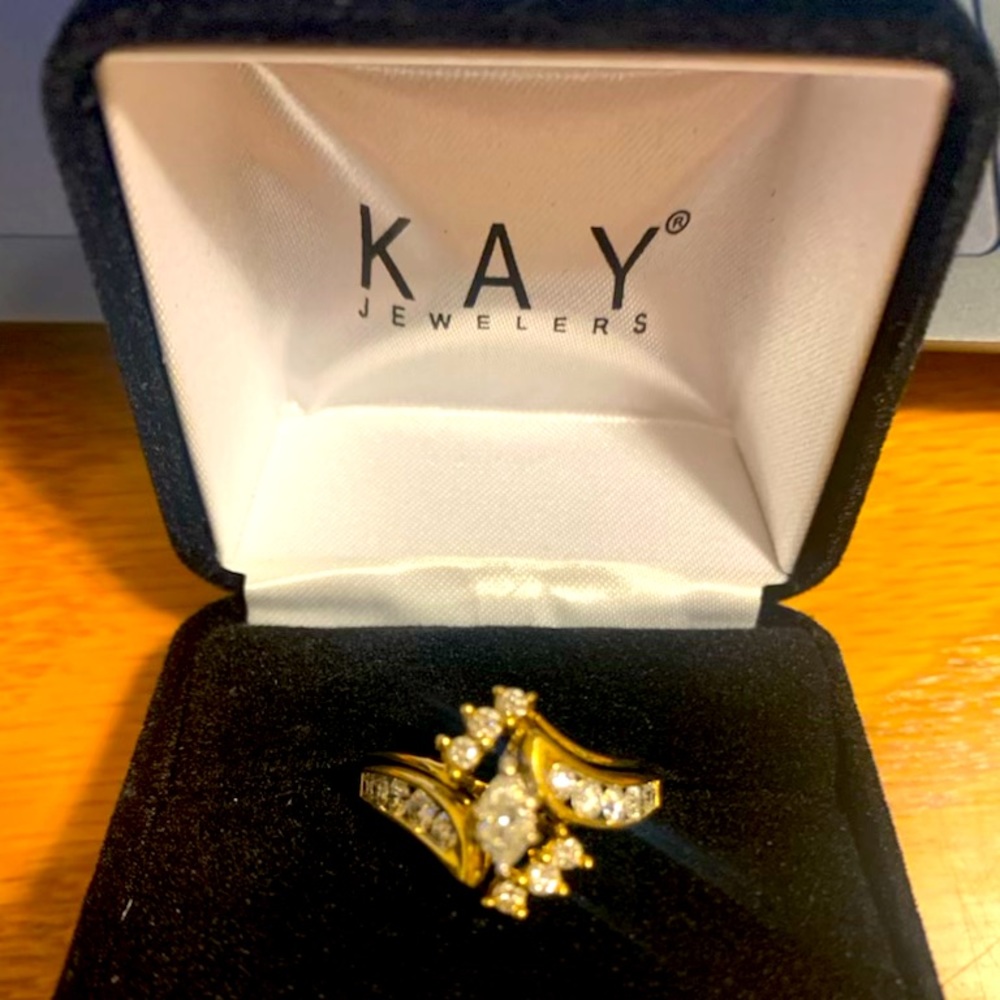 1 total carat, 14 yellow gold wedding set